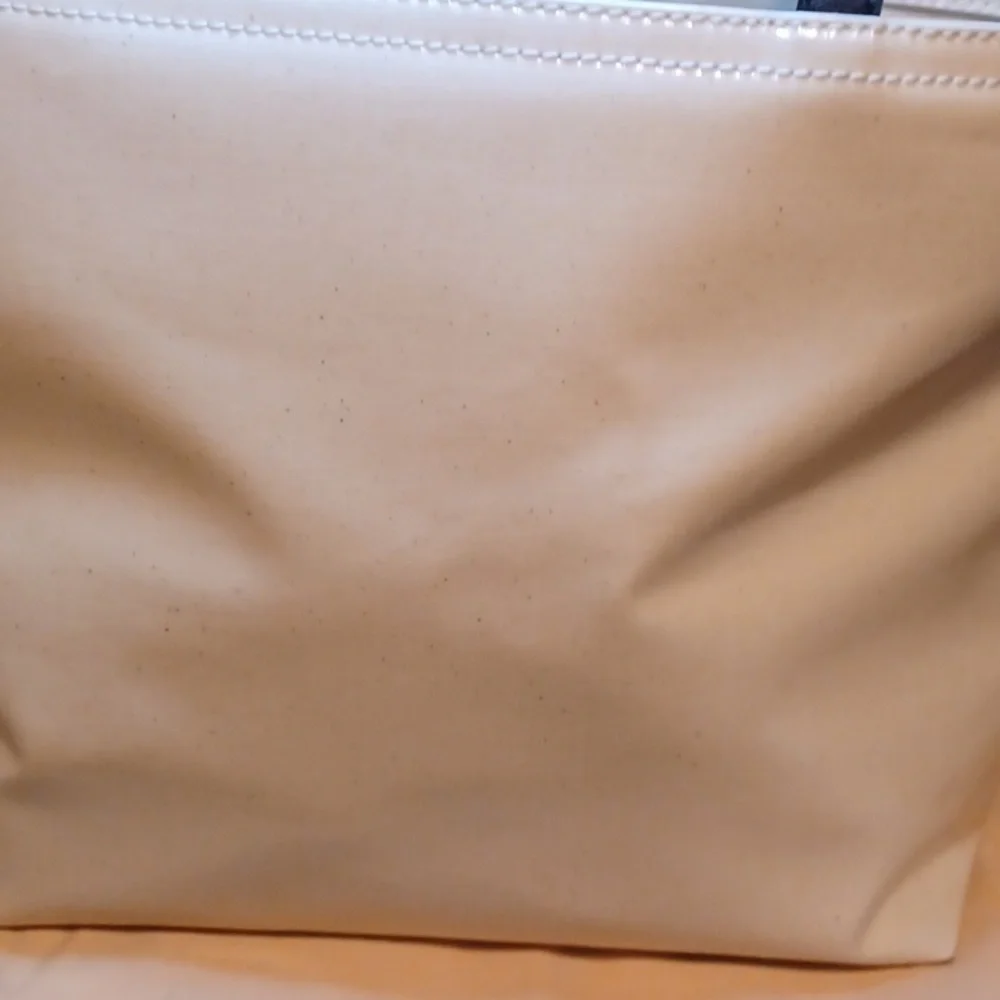 Disney Minnie Mouse / Kate Spade Tote - Picture 6 of 8